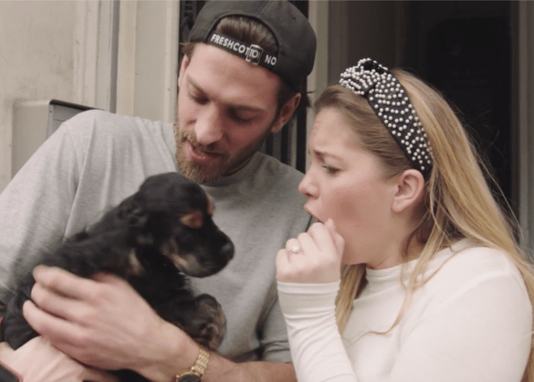 Bab en Vincent ontmoeten hun puppy Chewie